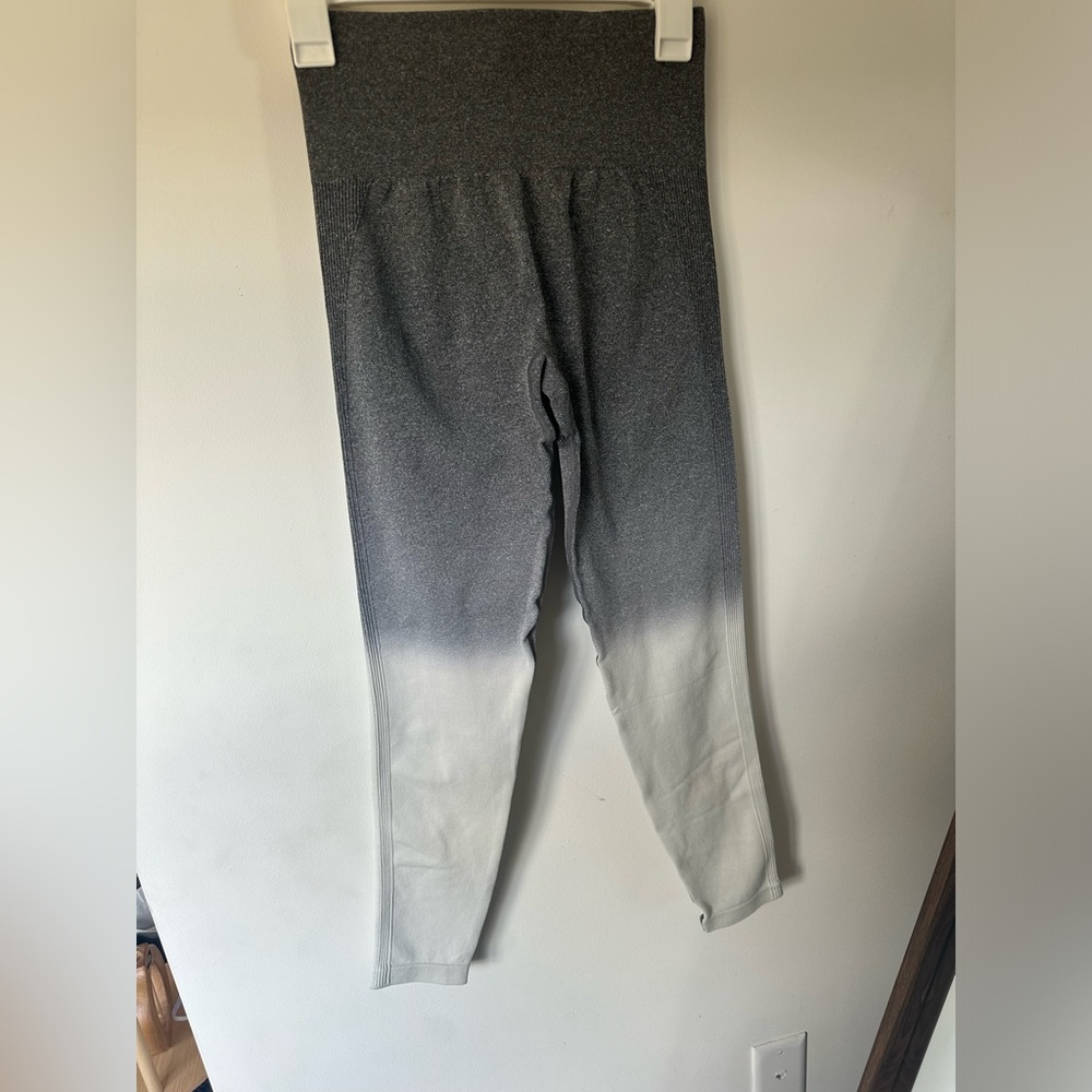 Ombré colored leggings